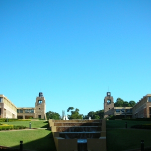 ´ѧ-Bond University
