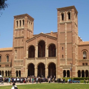 ��ӢС��鿴�������̵�2017Ӣ����ѧ����