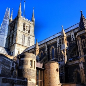 Ӣ����ѧ������רҵ�����Ƽ��Ƽ�ԺУ