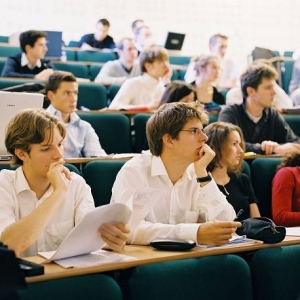 ������ѧ����κͽ��ڹ�ͨ����һ���õĹ�ϵ��