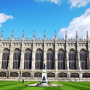 �й���ѧ������Ӣ���۹�����ѧԺ��Ҫ�����