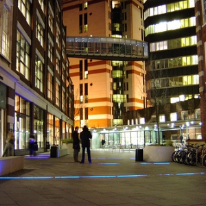 Ӣ����ѧ���Ƴ������Ʊ�����ƾ