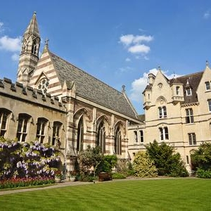 Ӣ����ѧ���С�Ǯ;�������רҵ