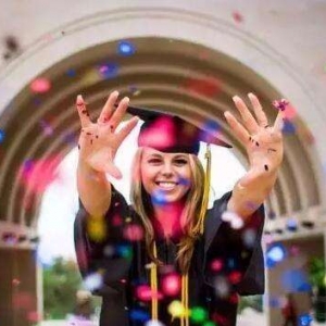 Ӣ������VS���ڶ��У��ĸ��ã�