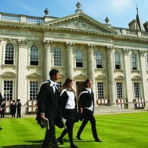 ��ѧӢ�������˹��ĵ�8������