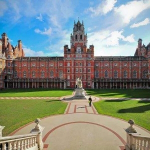 2019��Ӣ����Щ��ѧ�����˹���ѧרҵ��