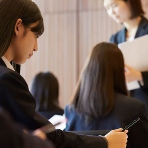 �ձ���ѧ���Գɼ����ý���