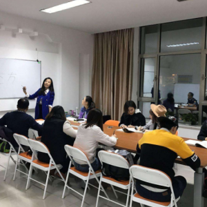 �����ձ�����ѧУ������Ҫ��ôд