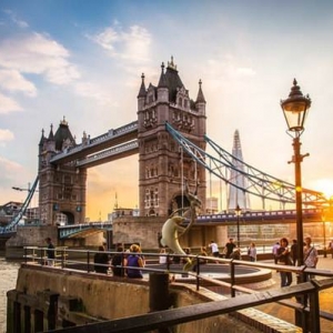 Ӣ��һ�����о����ĺ������߲���