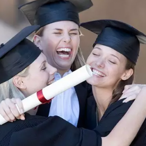 �̵�Ӣ��������У��˶ʿ��ѧѧ��